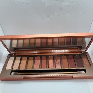 Urban Decay Naked Heat Eyeshadow Palette